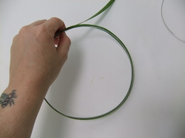 Glue the other half of the leaf to the inside of the ring