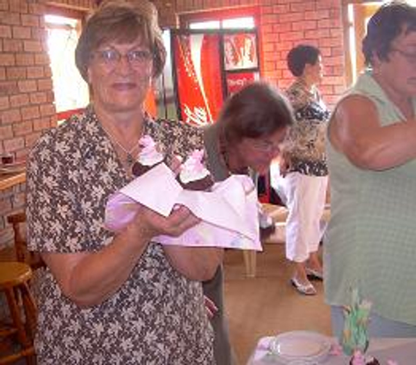 Durbanville Flower Club- flower pigs