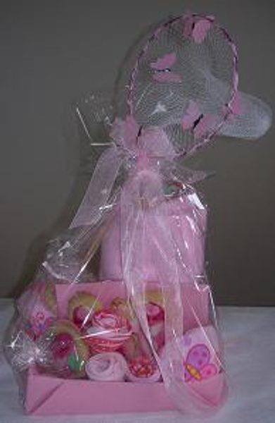 Butterfly net for a baby shower gift box