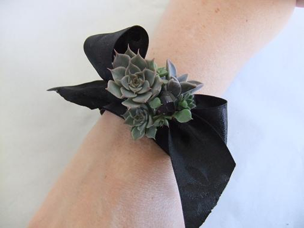 This is the shape and general size of our wrist corsages; will use