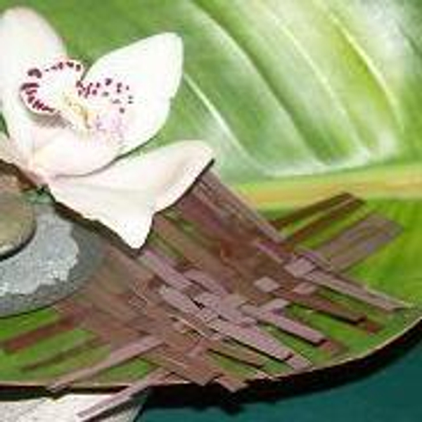 Weaving with foliage for floral art