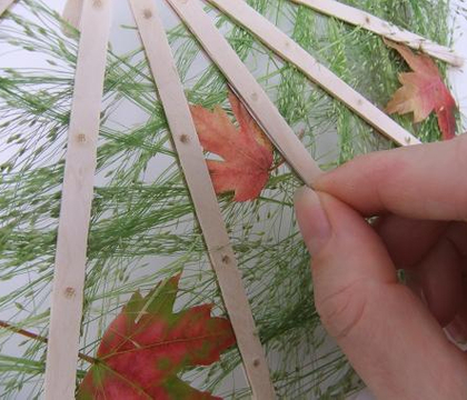 Inserting leaves into slim slats