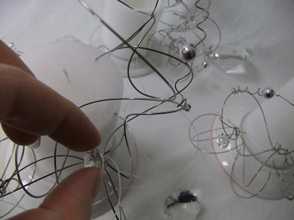 Tutorials - Spiral wire support pressed into a candle