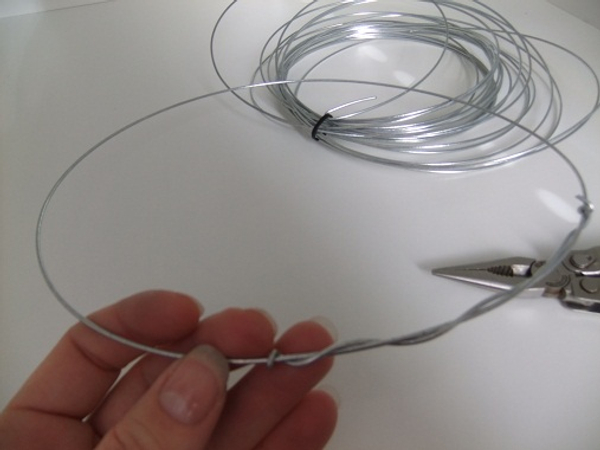 Wire rings for the floral art design