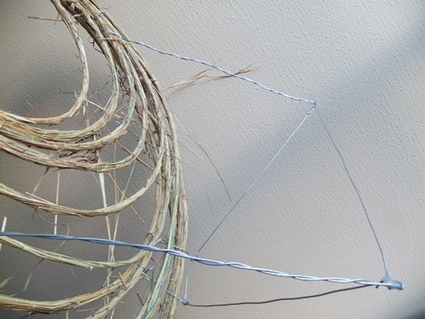 Wire stand for the structure.