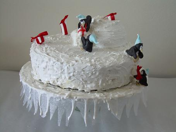 Snow cake and the five present wrapping penguins