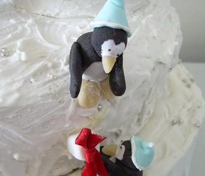Snow cake and the five present wrapping penguins