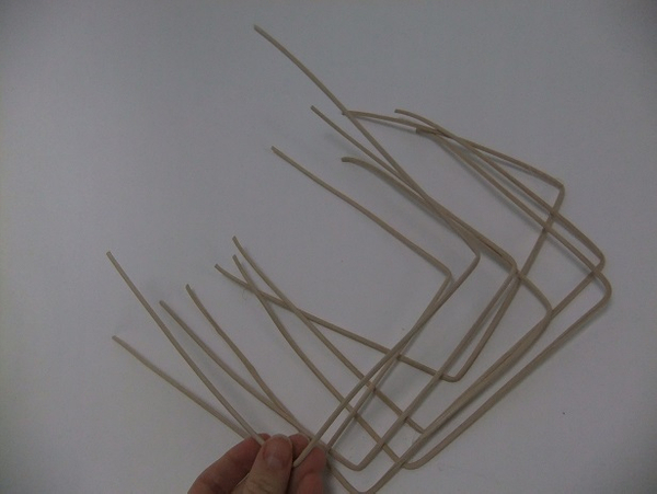 Bend thirteen cane pieces