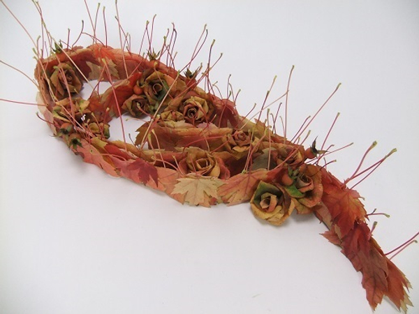 Salmon pink foliage armature. Salmon pink foliage armature.