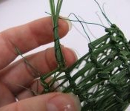 Weaving a ring basket
