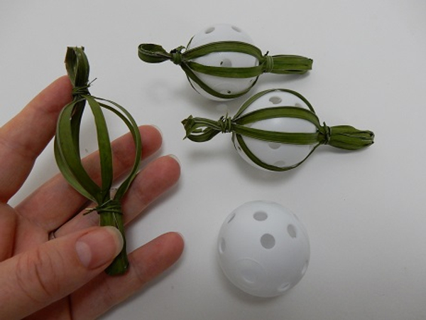The dried leaves are now set in the ball shape