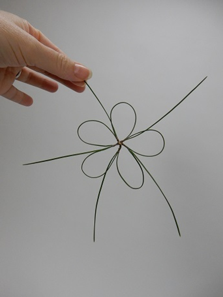 Daisy shaped pine star ready to design with