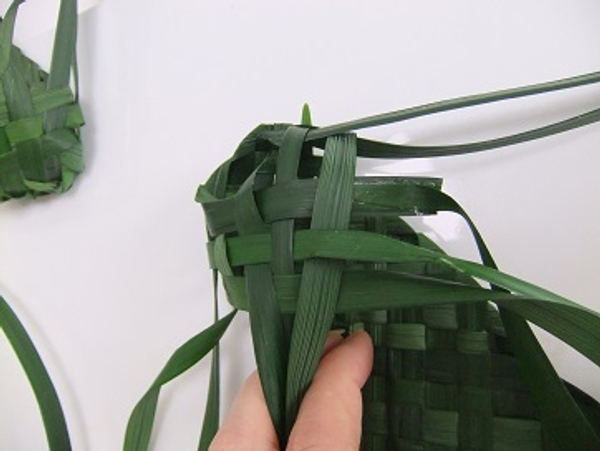 Wiggle the leaves to create a tight weave