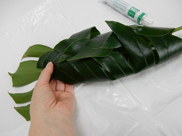 Move up the leaf matching lobes and gluing it together