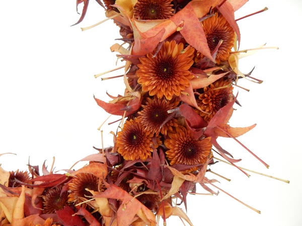 Chrysanthemum and autumn leaf wreath