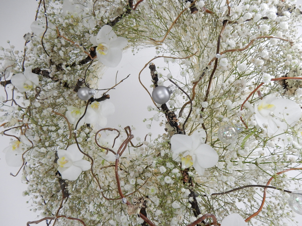 Baby's breath and orchid wreath