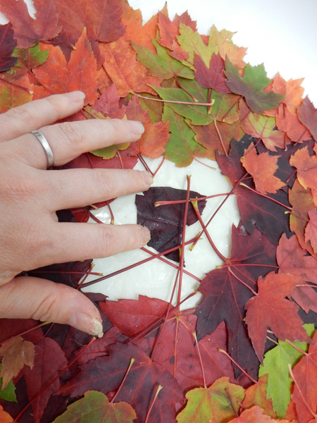 Tutorials - Autumn leaf and decorative tissue paper gift bag