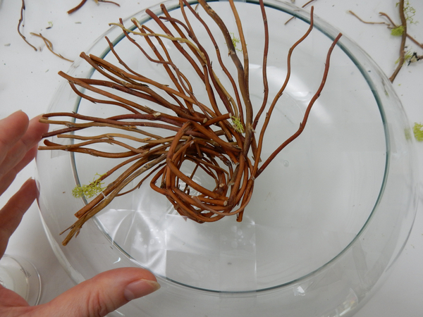 Continue to add twigs to create a spiral.