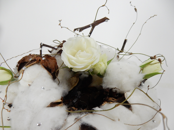 Roses, cotton and snowflake crystals