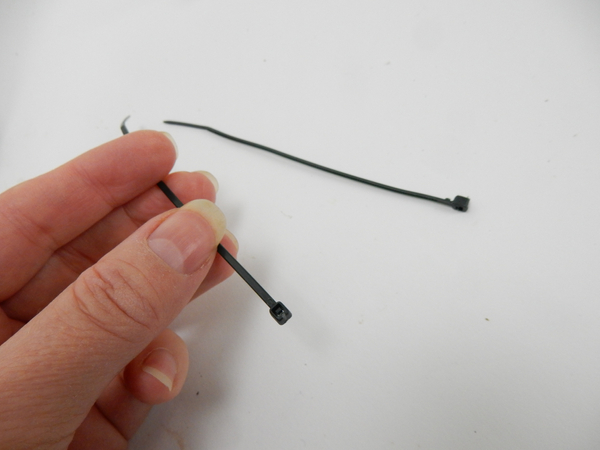 Tutorials - Extend cable ties to secure bigger bundles of twigs or