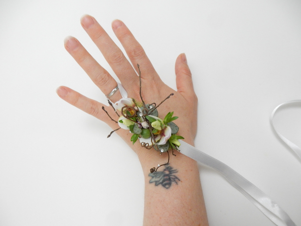 Wrist-To-Finger Corsage