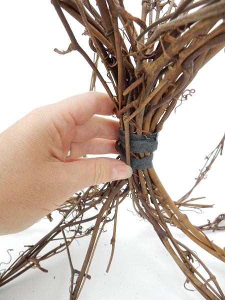 Tutorials - Tendril vine Wreath Pumpkin