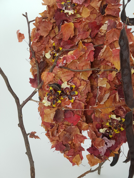 Fall leaf armature