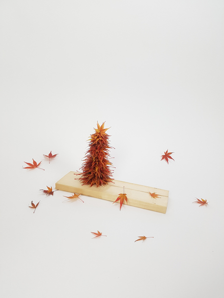 Thread a nature craft Christmas tree