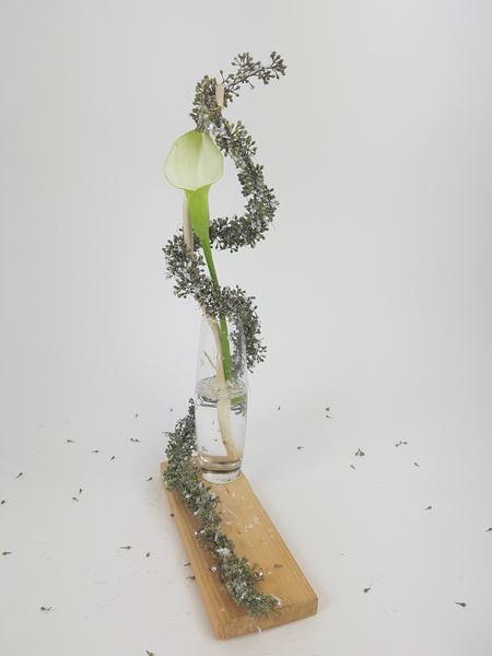 Bud vase design