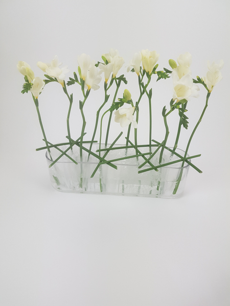 Keeping flowers in place in a glass vase
