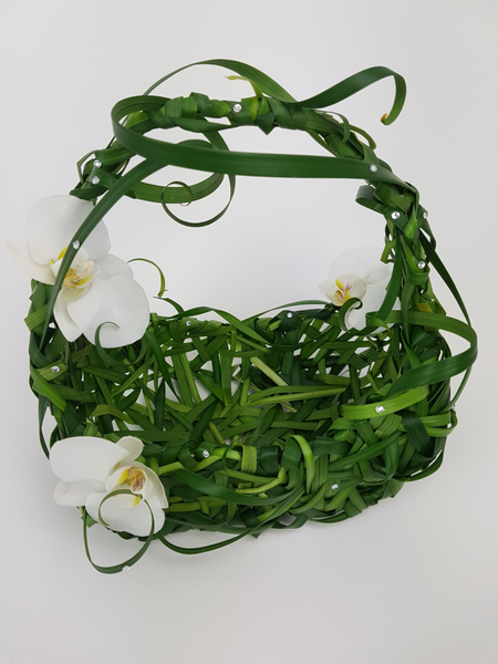 How to weave a basket from grass How to weave a basket from grass