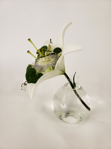 Bud vase design