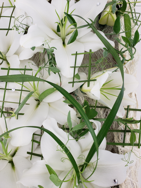 Weaving techniques for a floral carpet design