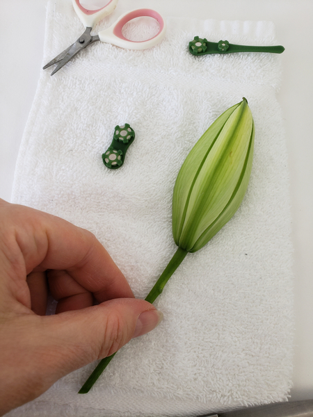 Tutorials - Attaching a lily bud corsage using a BoutStix Floral Magnet