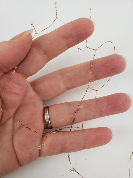 An easy way to make your own beaded wire garland. An easy way to make your own beaded wire garland.