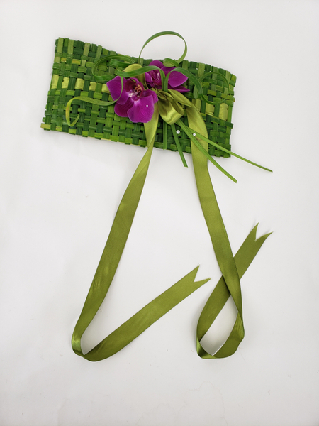 Sustainable and foam free contemporary flower fashion handbag design