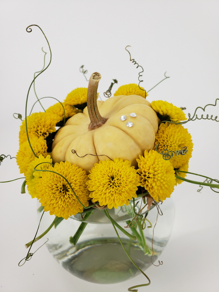 Sustainable and long lasting flower arrangements without using floral foam Sustainable and long lasting flower arrangements without using floral foam