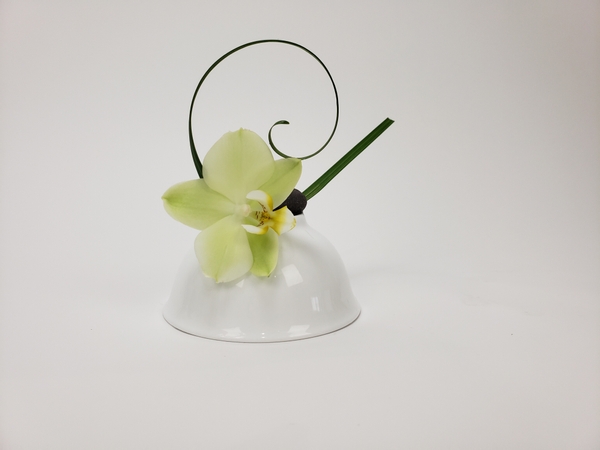 The way we curve flower arrangement by Christine de Beer