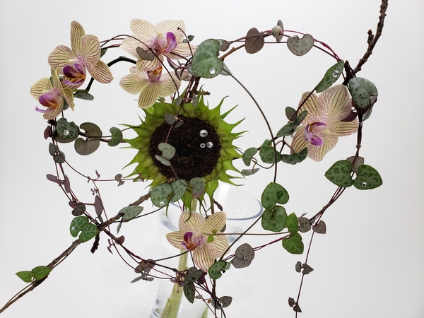Using wire in flower arranging