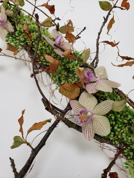 Copper wire mechanics for environmentally friendly flower arrangements for autumn