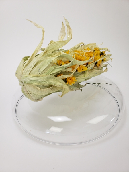 Corn husk armature for contemporary floral design