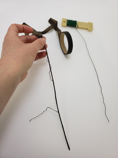 Start crafting a wire vine