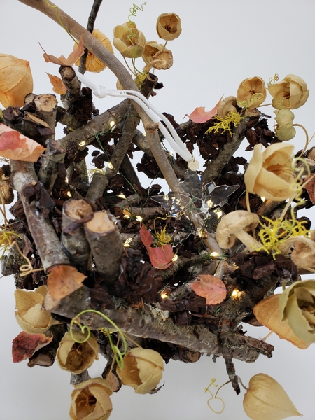 Adding life to dried floral arrangements Adding life to dried floral arrangements