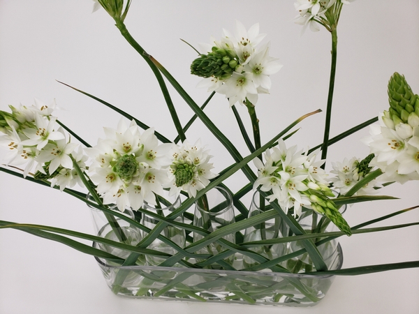 Minimal floral design tutorials for flower styling