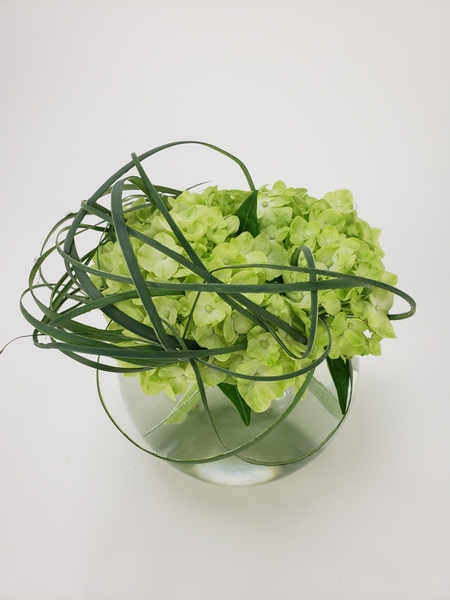Using weaving in contemporary flower arrangements