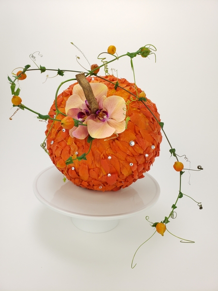 How to make a pumpkin for flower arranging