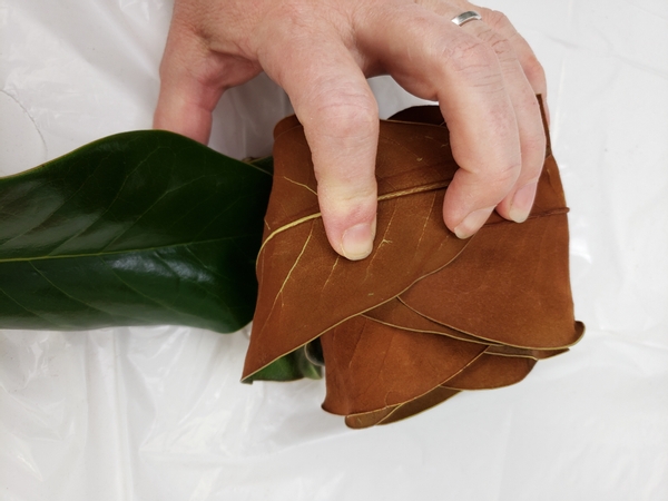 To create a large leaf roll