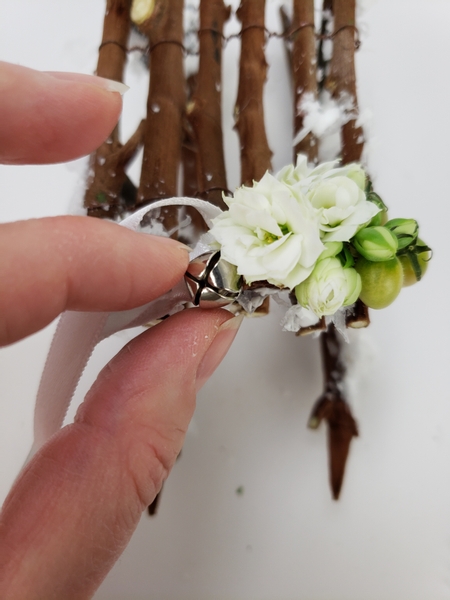 Tutorials - A berry and kalanchoe sleigh… to carry your twig tree