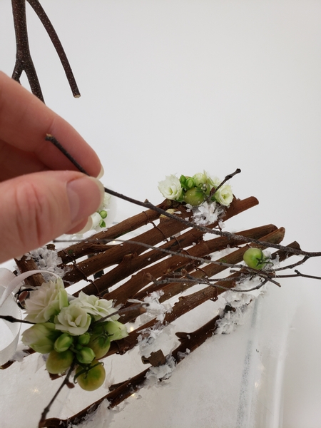 Tutorials - A berry and kalanchoe sleigh… to carry your twig tree