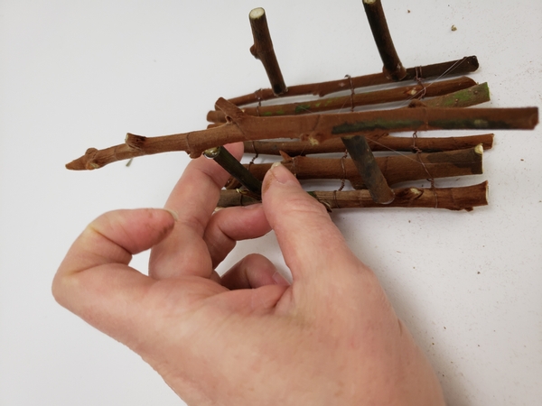 Tutorials - A berry and kalanchoe sleigh… to carry your twig tree